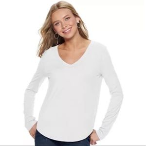 NWT Juniors SO® Favorite V-Neck Long Sleeve Tee-Modern White